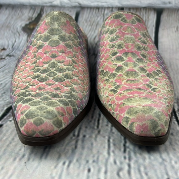 OAK TREE WESTERN WEAR Muti Color Snakeskin Print Leather Low Heel Mules - Picture 12 of 17